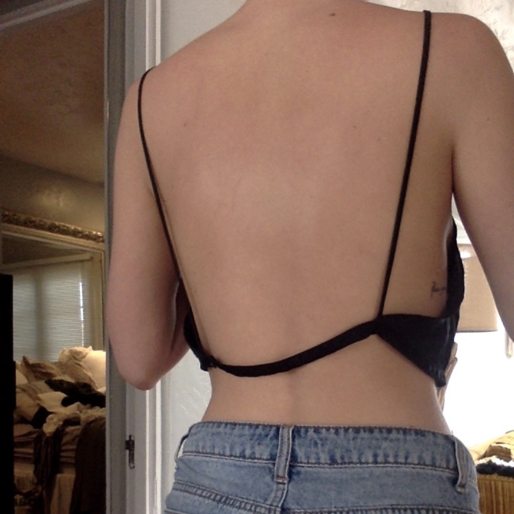 Thin Nearly Backless Crop Top - Picture 3 of 4